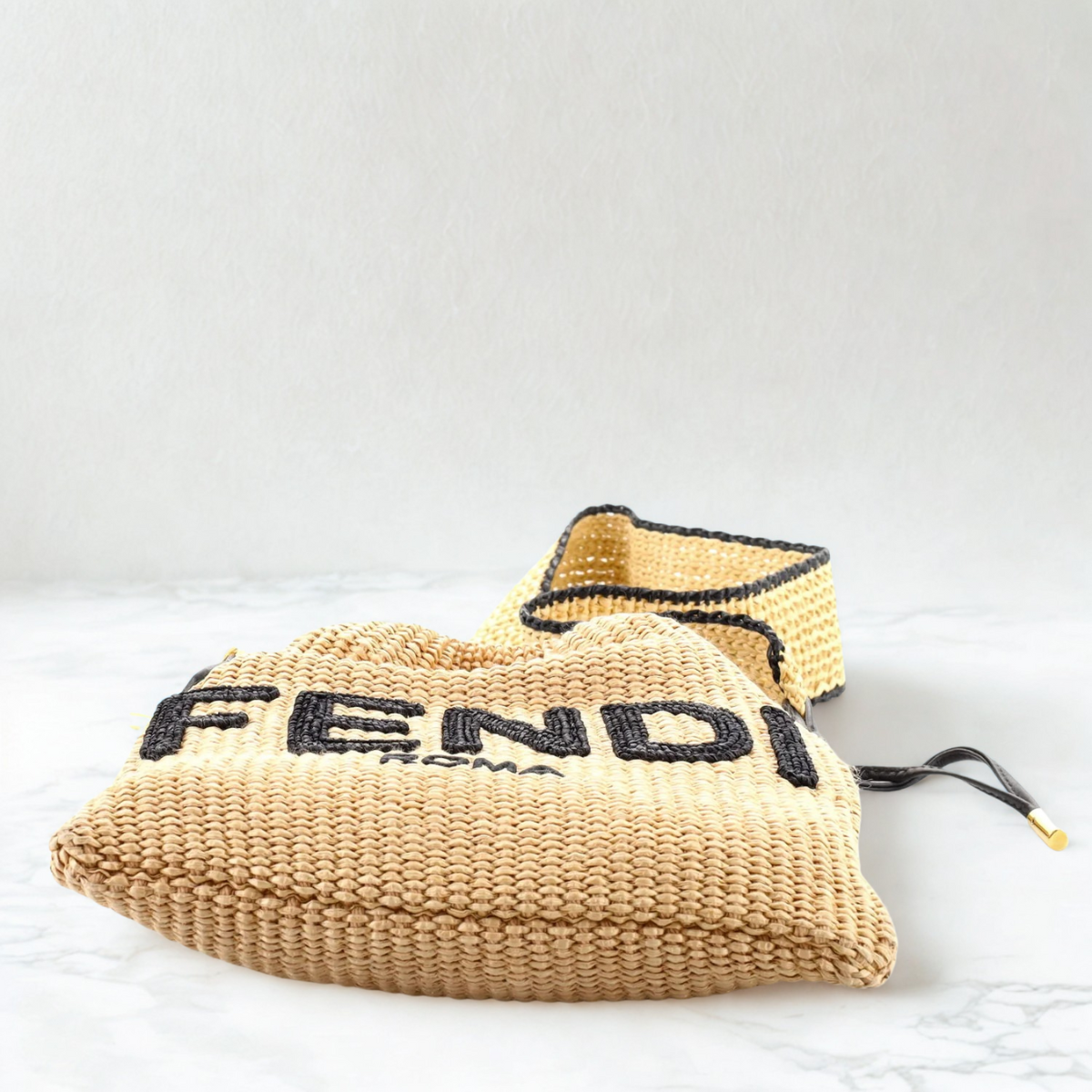 FENDI SACK SMALL WOVEN STRAW BAG IN BEIGE
