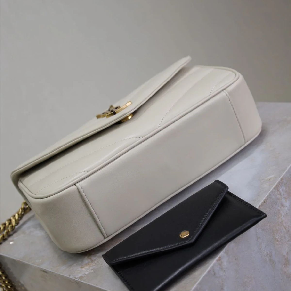 SAINT LAURENT LOULOU SMALL MATELASSÉ LAMBSKIN BAG IN WHITE
